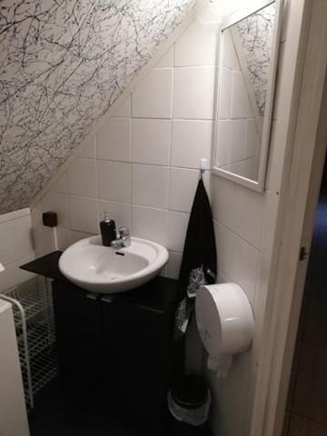 Kullerkupu Hostel Kuressaare Esterno foto