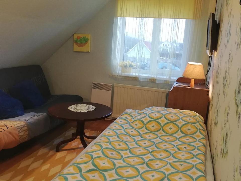 Kullerkupu Hostel Kuressaare Esterno foto